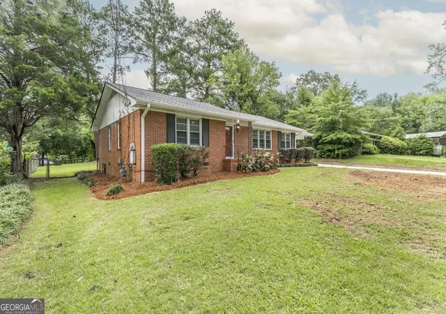 Photo 2 of Sale Pending at 2839 Riverview Rd, Macon, GA 31204 | MLS# 10826710 | Listing updated on 2026-08-22