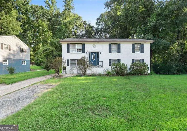 Photo 2 of Single family home for sale at 6825 Maddox Rd, Morrow, GA 30260 | MLS# 10831659 | Listing updated on 2026-09-07