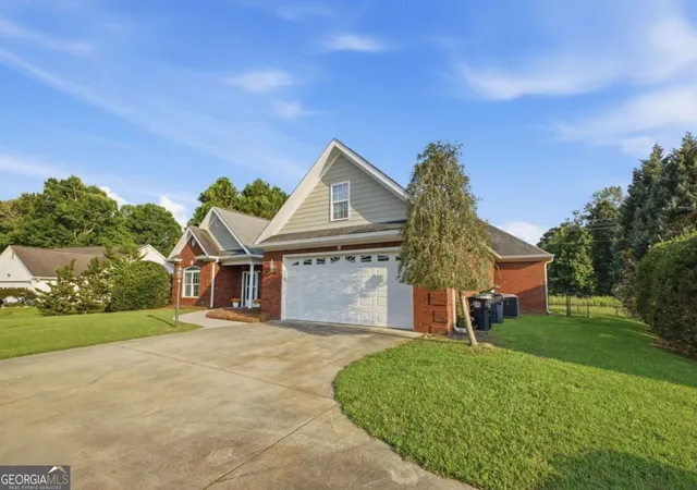 3rd image of 3601 Garden Lakes Pkwy Nw, Rome, GA 30165 | MLS# 10814841