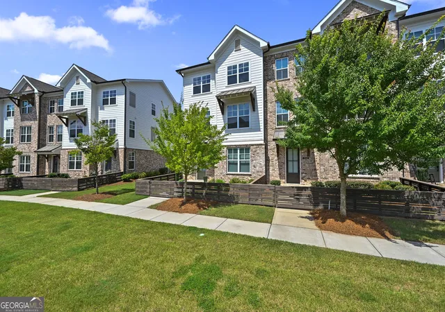 2nd image of 3352 Acorn Harvest Ln, Suwanee, GA 30024 | MLS# 10827042