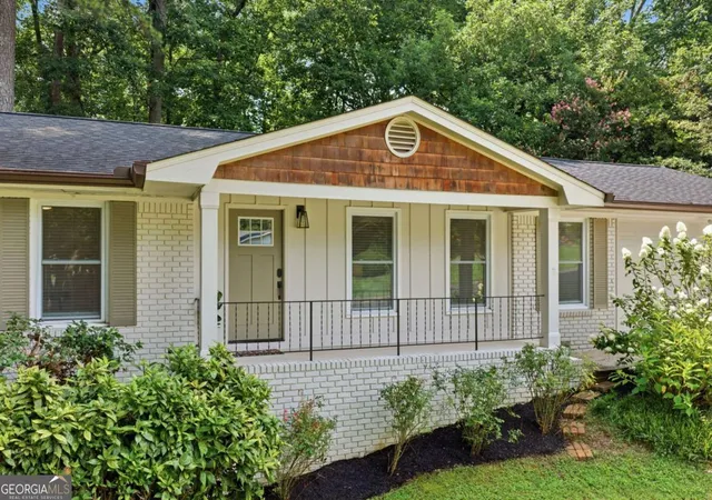 2nd image of 3212 Foxwood Trl Se, Smyrna, GA 30082 | MLS# 10820084