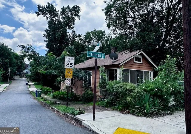 Photo 3 of Sale Pending at 1919 Hallman St Ne, Atlanta, GA 30317 | MLS# 10827695 | Listing updated on 2026-09-12