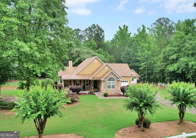 Photo 3 of Single family home for sale at 149 Marina Cir, Jackson, GA 30233 | MLS# 10824150 | Listing updated on 2026-09-07