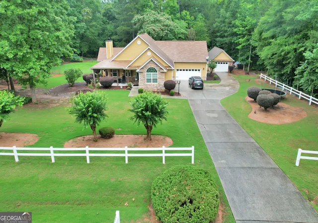 Photo 3 of Single family home for sale at 149 Marina Cir, Jackson, GA 30233 | MLS# 10824150 | Listing updated on 2026-09-07