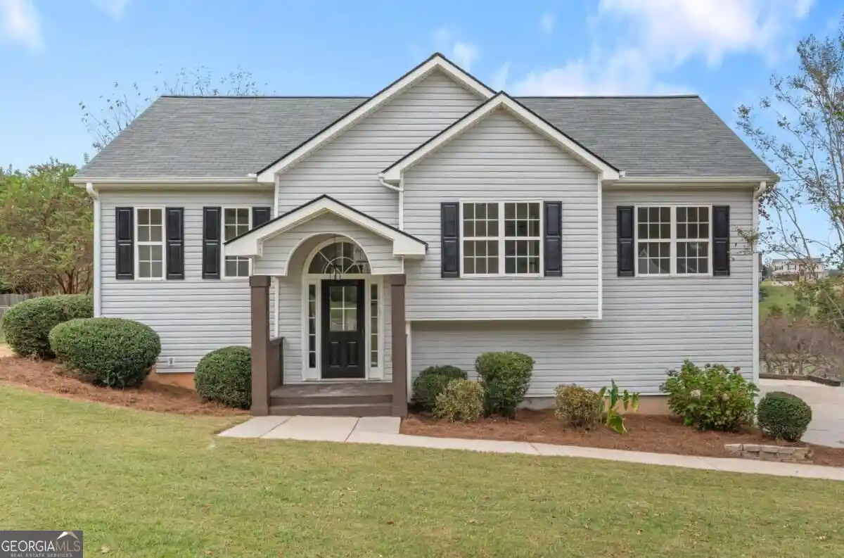 Photo 1 of Single family home for sale at 404 Bryce Ct, Carrollton, GA 30116 | MLS# 10866826 | Listing updated on 2026-10-08