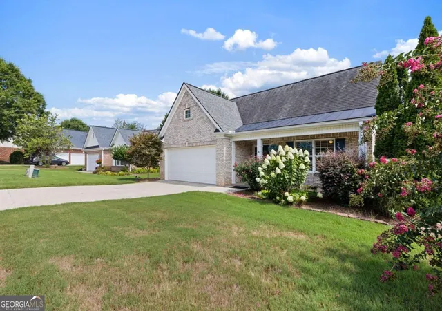 Photo 3 of Single family home for sale at 112 Clubhouse Dr, Jefferson, GA 30549 | MLS# 10821542 | Listing updated on 2026-10-08