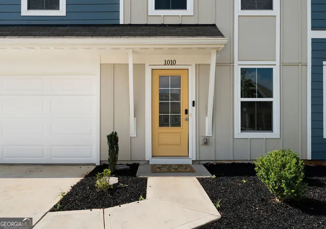 3rd image of 1010 Blossom Ln, Euharlee, GA 30145 | MLS# 10807896