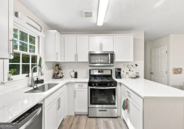 Photo 3 of Single family home for sale at 137 Landing Ln, Powder Springs, GA 30127 | MLS# 10818162 | Listing updated on 2026-09-25