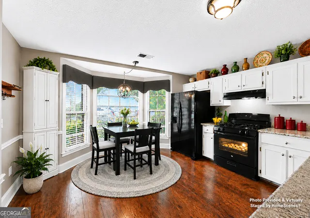 Listing Photo 4 - Condo for sale in building located at 284 Shaded Oaks Ln SE, Marietta, GA 30067