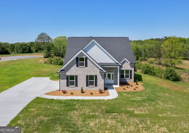 Photo 4 of Sale Pending at 1215 White Oak Way, Griffin, GA 30224 | MLS# 10428356 | Listing updated on 2025-12-05
