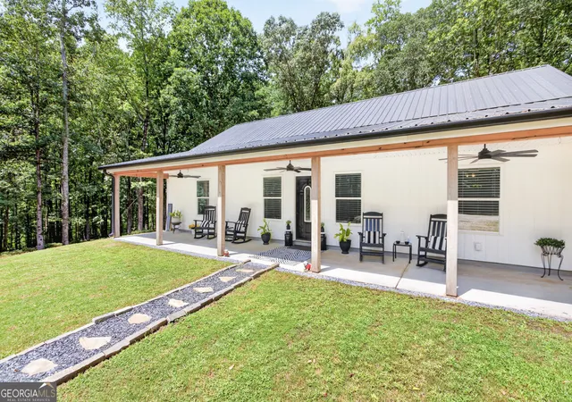Photo 2 of Single family home for sale at 206 Lake Oglethorpe Dr, Arnoldsville, GA 30619 | MLS# 10826506 | Listing updated on 2026-09-11