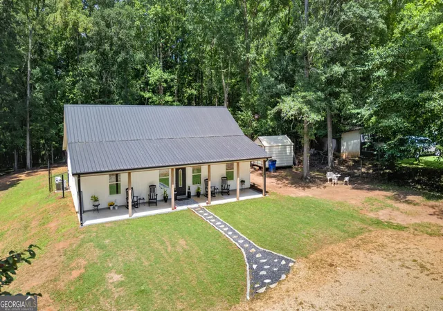 Photo 2 of Single family home for sale at 206 Lake Oglethorpe Dr, Arnoldsville, GA 30619 | MLS# 10826506 | Listing updated on 2026-09-11