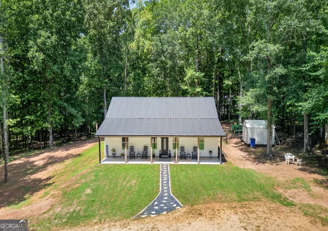 Photo 3 of Single family home for sale at 206 Lake Oglethorpe Dr, Arnoldsville, GA 30619 | MLS# 10826506 | Listing updated on 2026-09-11