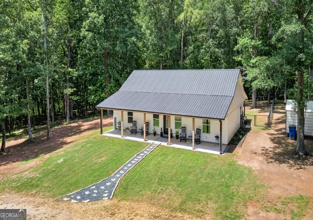 Photo 4 of Single family home for sale at 206 Lake Oglethorpe Dr, Arnoldsville, GA 30619 | MLS# 10826506 | Listing updated on 2026-09-11