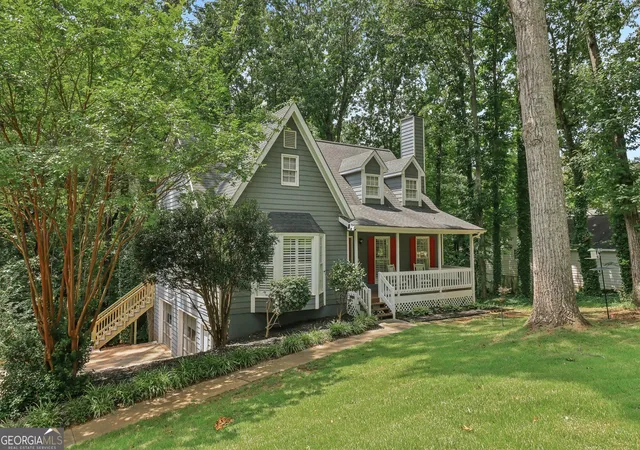 2nd image of 1910 Fernwood Dr, Lawrenceville, GA 30043 | MLS# 10816099