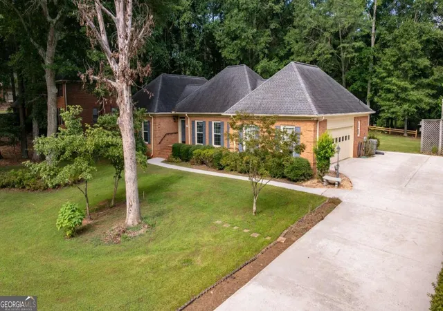 Photo 2 of Single family home for sale at 341 Chesterfield Rd, Bogart, GA 30622 | MLS# 10828035 | Listing updated on 2026-08-19
