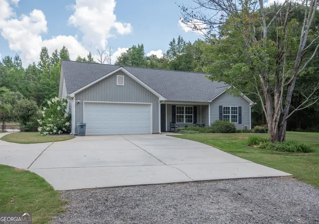 Photo 3 of Sale Pending at 1106 Corinth Rd, Newnan, GA 30263 | MLS# 10821994 | Listing updated on 2026-08-20