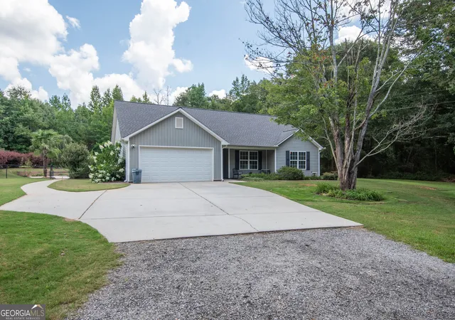 Photo 3 of Sale Pending at 1106 Corinth Rd, Newnan, GA 30263 | MLS# 10821994 | Listing updated on 2026-08-20