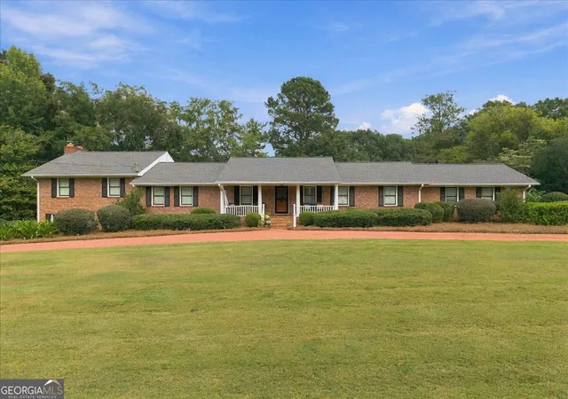 Single family home for sale at 919 Crawford St, Madison, GA 30650 | MLS# 10847809