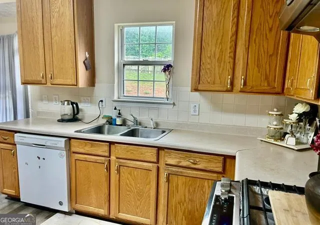 Photo 2 of Single family home for sale at 4112 Medlock River Ct, Snellville, GA 30039 | MLS# 10805340 | Listing updated on 2026-10-08
