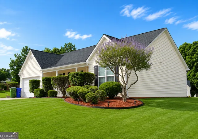 Photo 3 of Single family home for sale at 904 Meadow Walk Dr, Monroe, GA 30656 | MLS# 10787341 | Listing updated on 2026-08-26