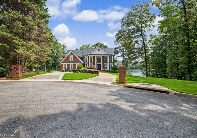 Photo 3 of Mansion for sale at 15 Nick Price Nook, Sharpsburg, GA 30277 | MLS# 10800047 | Listing updated on 2026-09-07