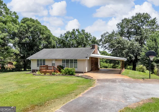 Homes for sale in Carnesville, GA | 6091 Stone Bridge Rd, Carnesville, GA 30521 | MLS# 10804826