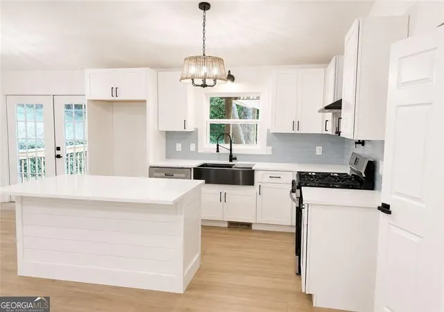 Photo 3 of Single family home for sale at 605 Dover St Ne, Marietta, GA 30066 | MLS# 10812679 | Listing updated on 2026-09-03