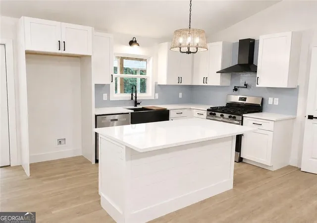 Photo 3 of Single family home for sale at 605 Dover St NE, Marietta, GA 30066 | MLS# 10812679 | Listing updated on 2026-09-03