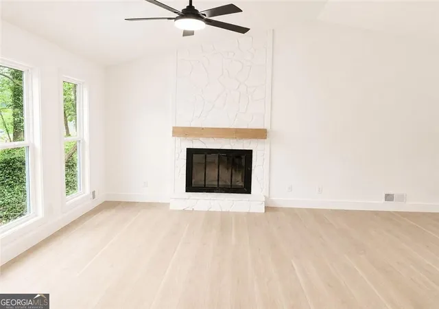 Photo 4 of Single family home for sale at 605 Dover St NE, Marietta, GA 30066 | MLS# 10812679 | Listing updated on 2026-09-03