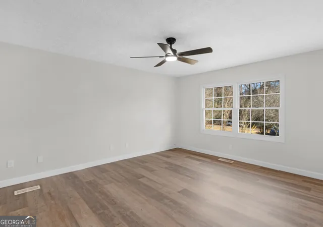 Photo 3 of Single family home for sale at 1626 Pinebrook Dr, Griffin, GA 30224 | MLS# 10822602 | Listing updated on 2026-09-06