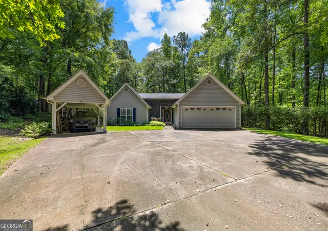 1st image of 39 Village Pointe Dr, Lagrange, GA 30240 | MLS# 10824095