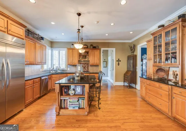 Photo 3 of Single family home for sale at 195 High Blf Ct, Johns Creek, GA 30097 | MLS# 10584451 | Listing updated on 2026-10-01