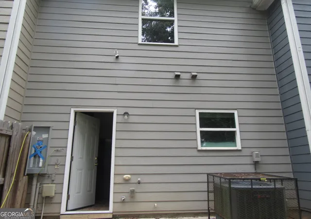 Photo 15 of Sale Pending at 4038 Braxton Pl Sw, Atlanta, GA 30331 | MLS# 10795794 | Listing updated on 2026-08-08