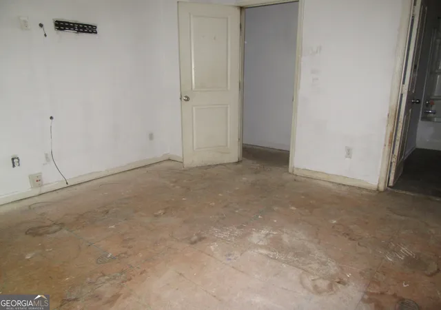 Photo 4 of Sale Pending at 4038 Braxton Pl SW, Atlanta, GA 30331 | MLS# 10795794 | Listing updated on 2026-08-08