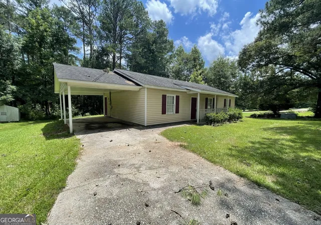 Photo 2 of Sale Pending at 200 Glover Cir, Newnan, GA 30263 | MLS# 10814568 | Listing updated on 2026-08-11