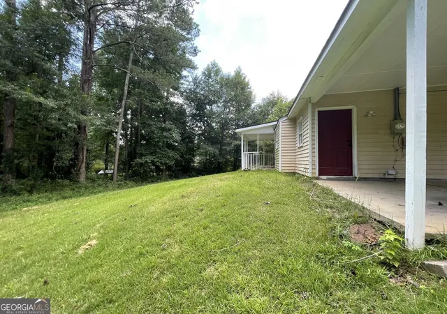 Photo 3 of Sale Pending at 200 Glover Cir, Newnan, GA 30263 | MLS# 10814568 | Listing updated on 2026-08-11