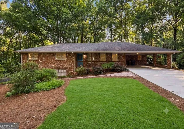 Photo 4 of Single family home for sale at 2719 Oswood Dr, Tucker, GA 30084 | MLS# 10804378 | Listing updated on 2026-08-28