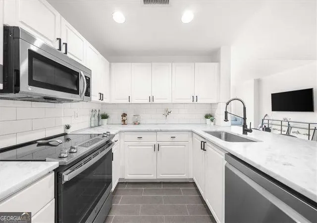 Homes for sale in Atlanta, GA | 3475 Oak Valley Rd Ne #410, Atlanta, GA 30326 | MLS# 10774145