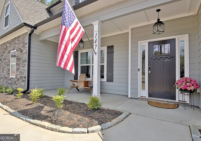 Photo 2 of Sale Pending at 147 Palomino Cir, Newnan, GA 30265 | MLS# 10775986 | Listing updated on 2026-09-29