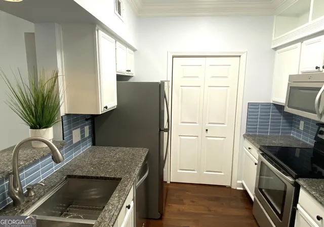 Photo 4 of Condo for sale at 3777 Peachtree Rd NE #1517, Atlanta, GA 30319 | MLS# 10733668 | Listing updated on 2026-09-13