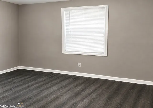 Listing Photo 5 - Condo for sale in building located at 186 Wadley St NW, Atlanta, GA 30314