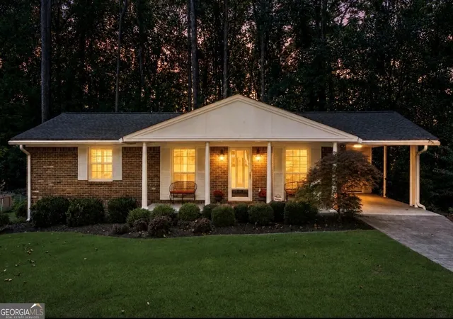 2nd image of 1626 Wildwood Rd, Marietta, GA 30062 | MLS# 10811750