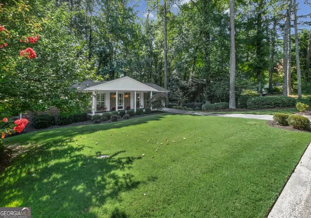 5th image of 1626 Wildwood Rd, Marietta, GA 30062 | MLS# 10811750