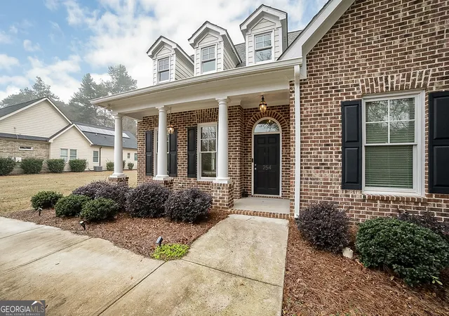 Photo 2 of Sale Pending at 254 Pointe Pl, Athens, GA 30605 | MLS# 10666692 | Listing updated on 2026-03-04