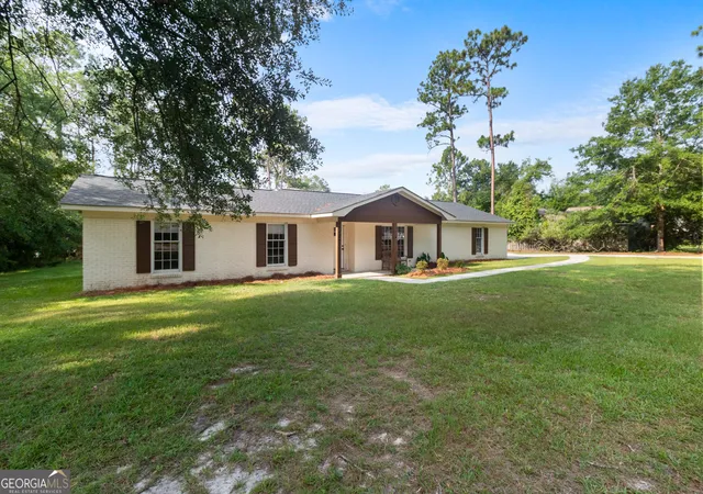 Photo 3 of Single family home for sale at 605 Honeysuckle Ln, Statesboro, GA 30458 | MLS# 10819132 | Listing updated on 2026-10-02