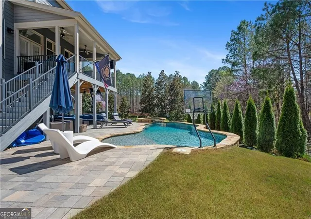 Photo 2 of Mansion for sale at 31 Evening Mist Dr, Acworth, GA 30101 | MLS# 10835093 | Listing updated on 2026-09-11