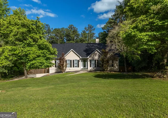 2nd image of 195 Blackberry Run, Fayetteville, GA 30214 | MLS# 10800843