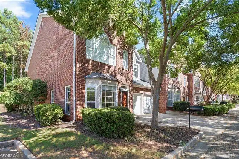 Photo 1 of Sale Pending at 9000 Lexington Dr, Roswell, GA 30075 | MLS# 10870221 | Listing updated on 2026-10-27
