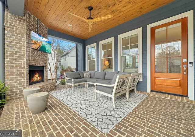 Photo 2 of Single family home for sale at 200 Mado Ln, Chattahoochee Hills, GA 30268 | MLS# 10796938 | Listing updated on 2026-09-06